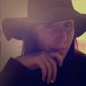 Meet your Posher, Joanie